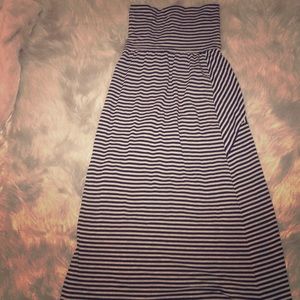 Gray and Black long skirt rlly cute!!